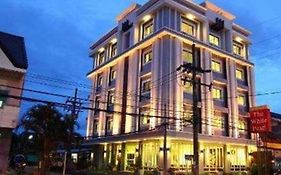 โรงแรมเดอะไวท์เพิร์ล